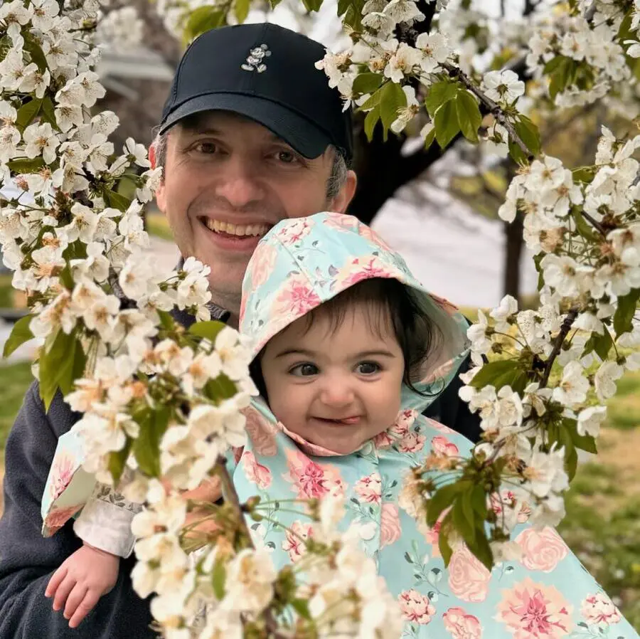 Dr. Farshid Naghibi headshot